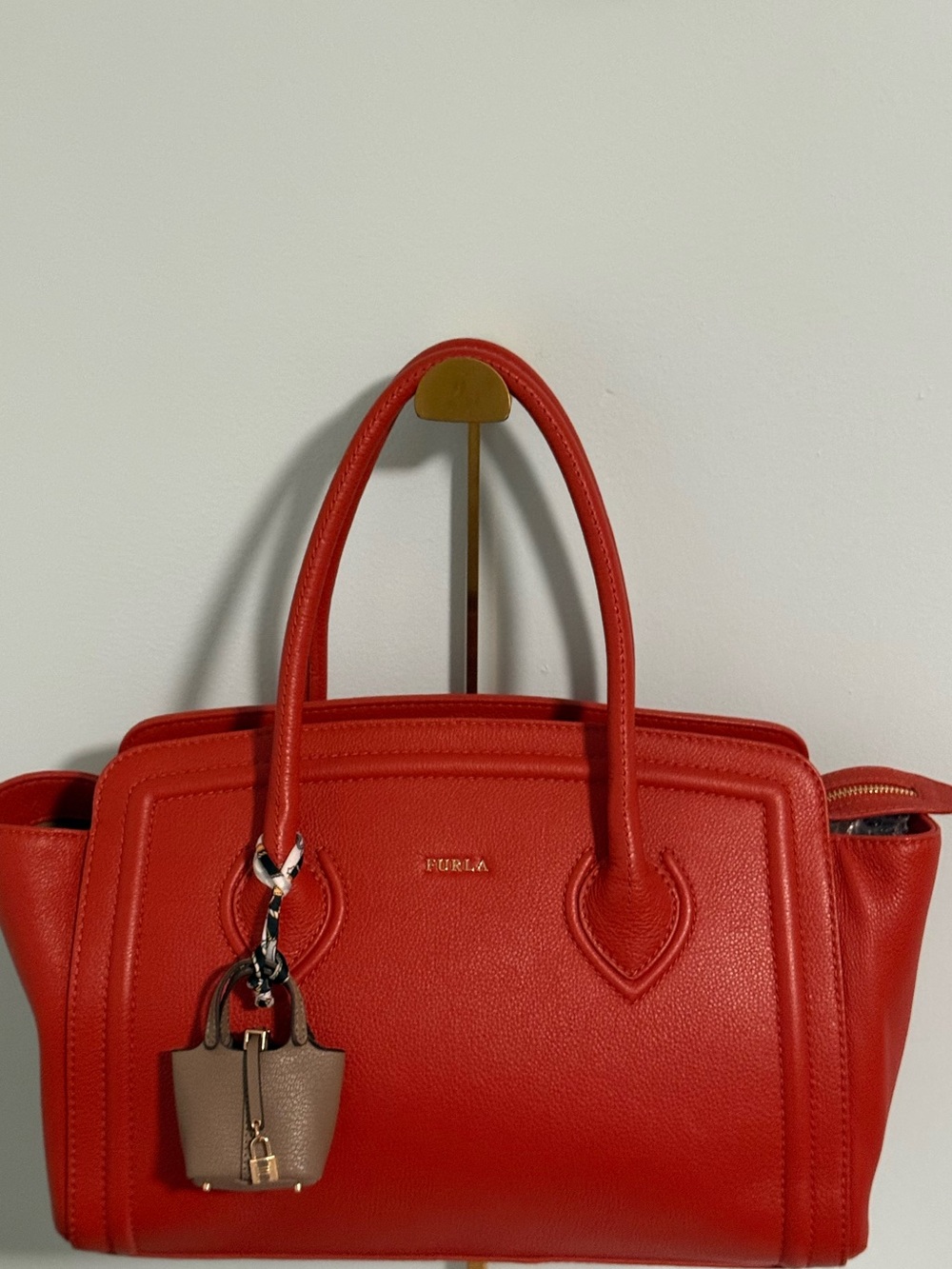 Furla Made in Italy 🇮🇹 Orange Leather Tote Bag with Free Bag Charm! NWOT - Picture 3 of 9